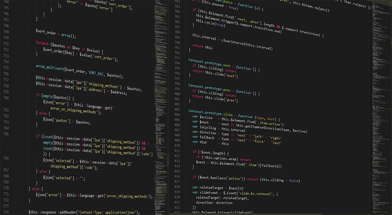 Editor de código mostrando relaciones entre modelos de un ORM backend